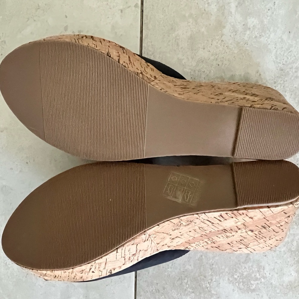 Women's Platform Wedge Peep Toe Sandals, 9.5 - Picture 7 of 8